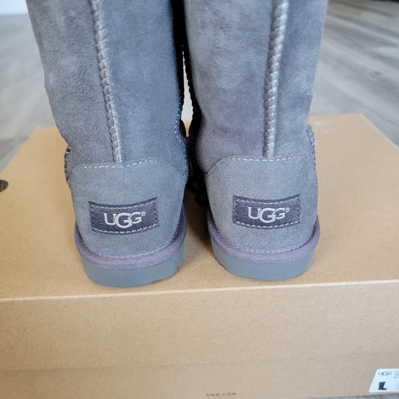 UGG Kids Classic Tall II Suede Boot - Picture 5 of 10